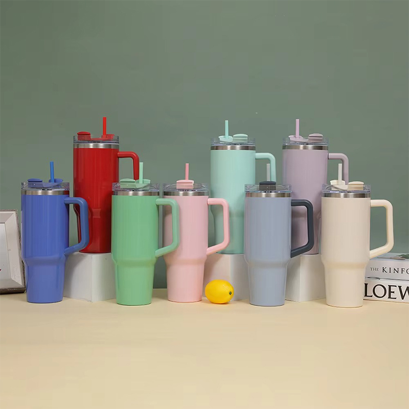 Taza automotriz recubierta de boca ancha con mango Taza automotriz recubierta de boca ancha con mango