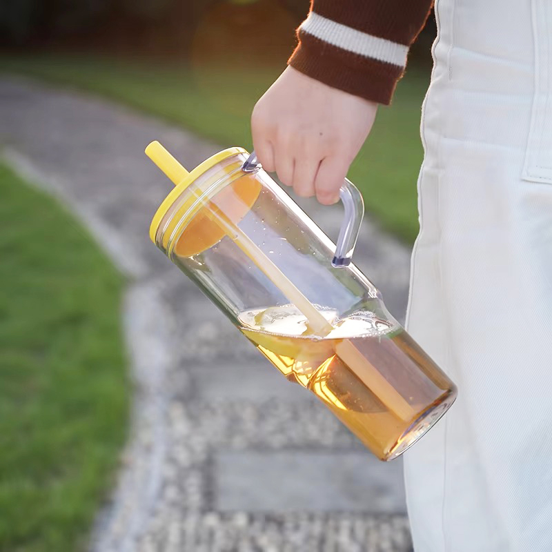 Taza de decoración simple de tapa sellada de paja