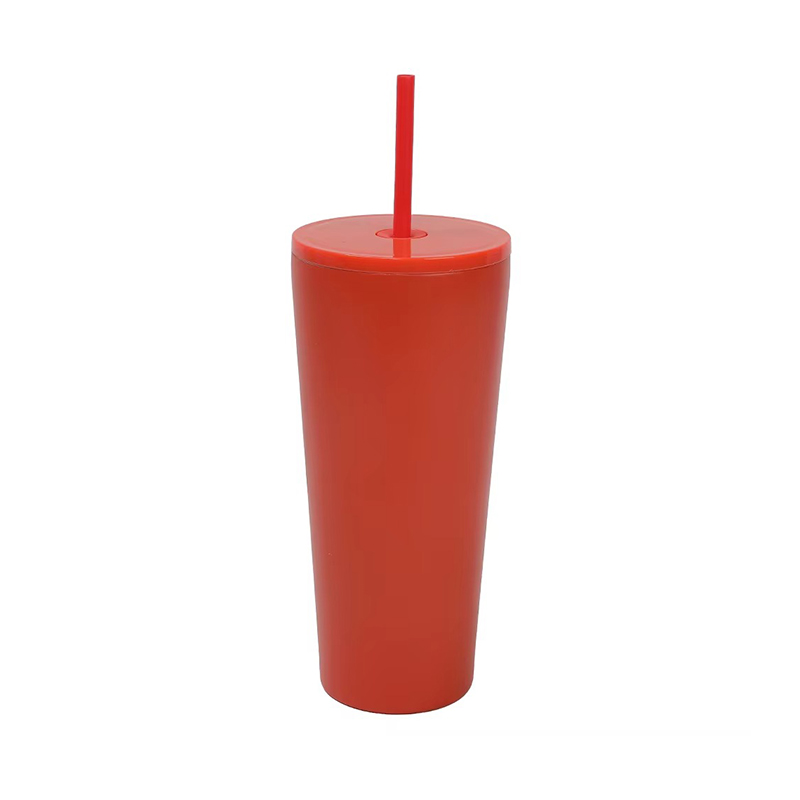 Taza de café de acero inoxidable portátil aislado