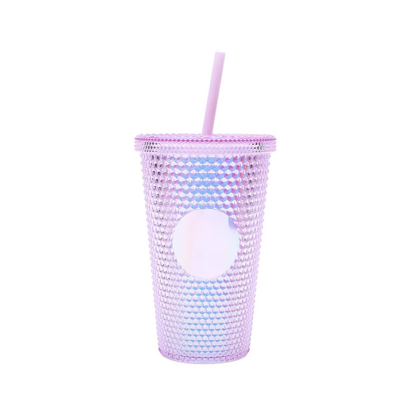 Tumbler de plástico brillante con tapa y paja