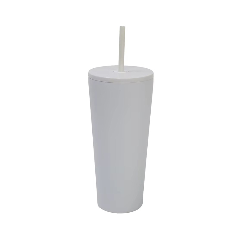Taza de café de acero inoxidable portátil aislado