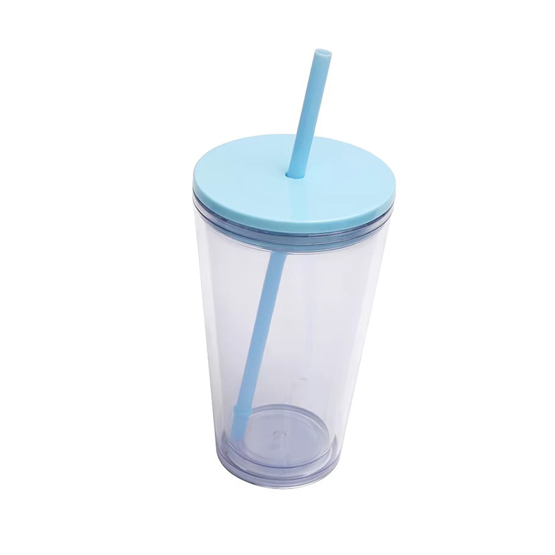 Pequeño vaso de plástico duradero liviano