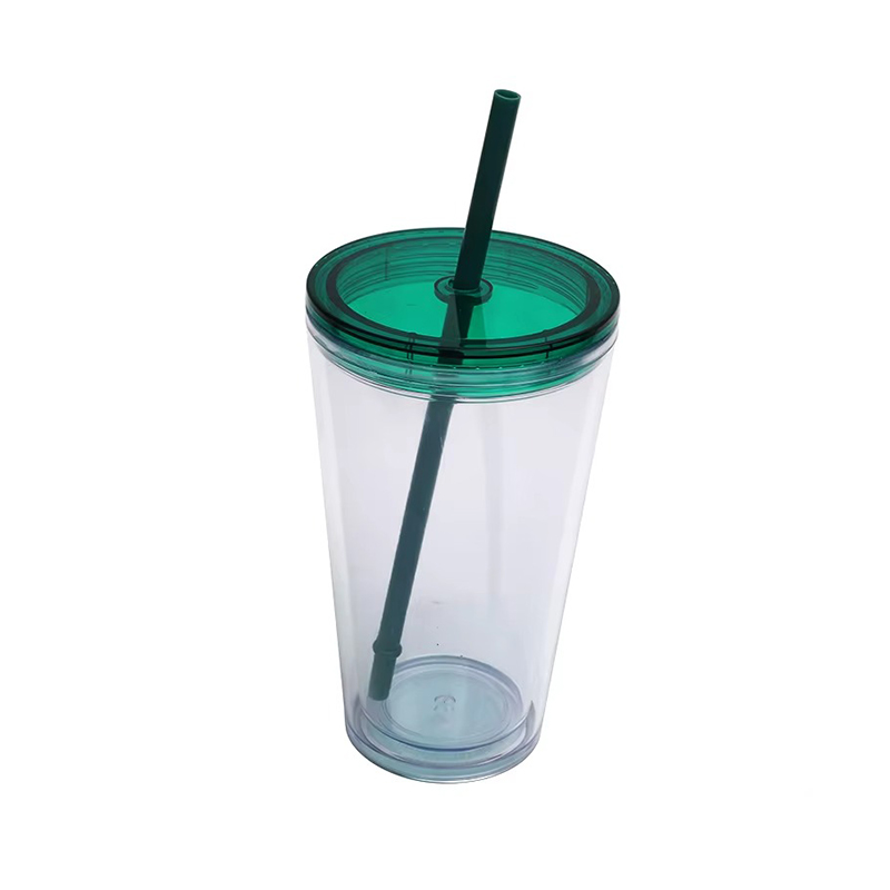 Pequeño vaso de plástico duradero liviano