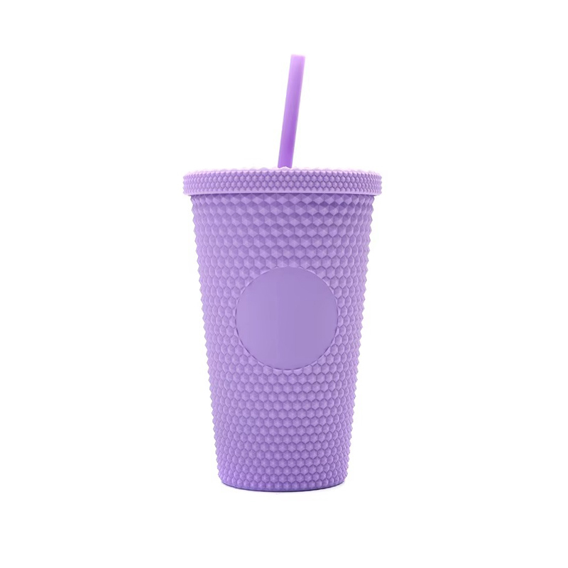 Tumbler de plástico brillante con tapa y paja