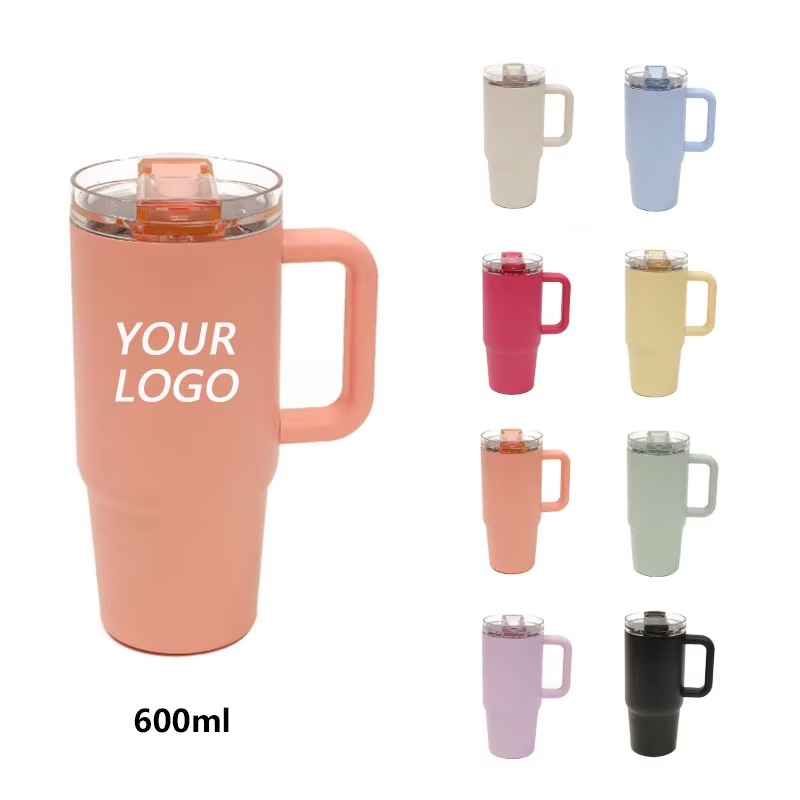 Tumbler de acero inoxidable con tapa de paja