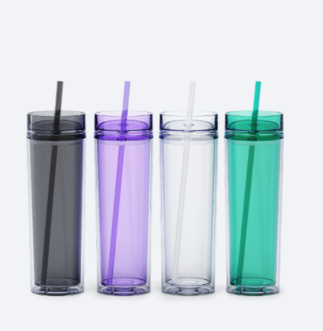 Vaso de plástico en una encrucijada de sostenibilidad
